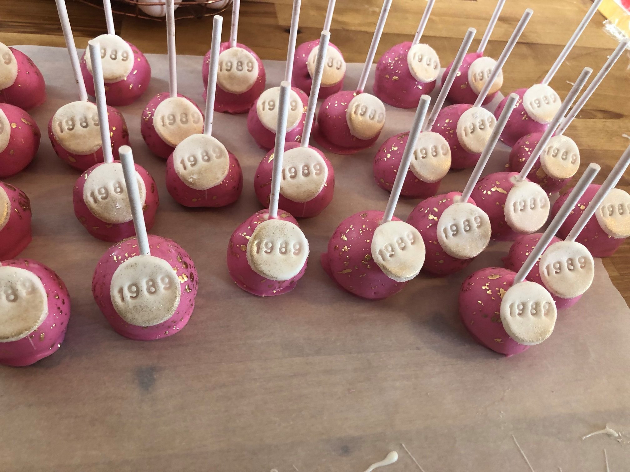 1989 cake pops